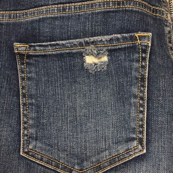 I d : 2 3  distressed stretch jeans. NWT - Picture 5 of 7